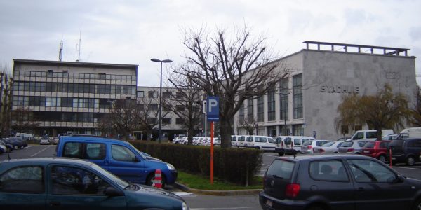 Oostende_-_City_hall_2_600x300_acf_cropped