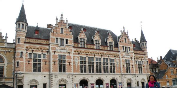 Pleinen-Kortrijk-Schouwburgplein_600x300_acf_cropped